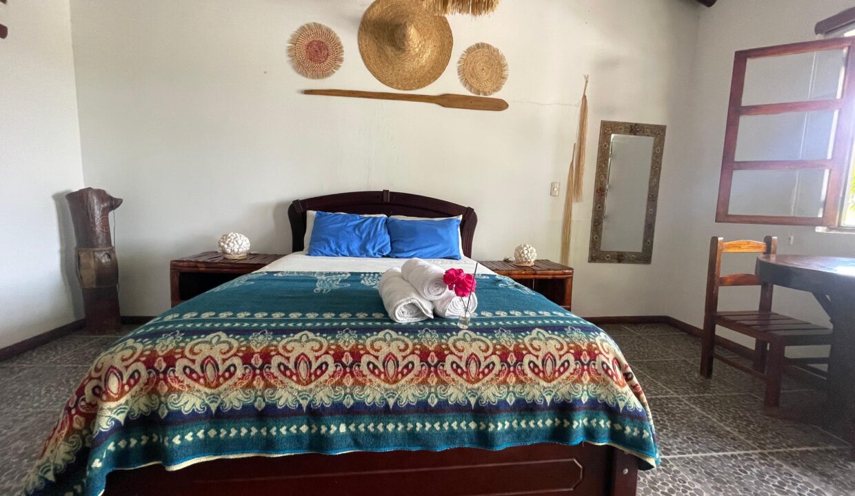 dc4d04e4-7720-4a18-9d86-4687ca15ac02