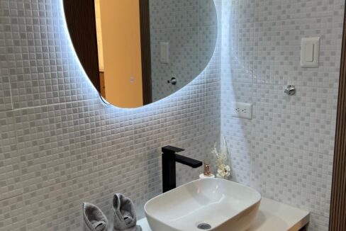 65b55162-49dc-4c7a-86a1-6662f7b18121