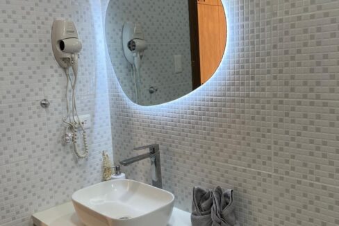 b0a47bdf-adc6-4751-b902-9a8b95175496