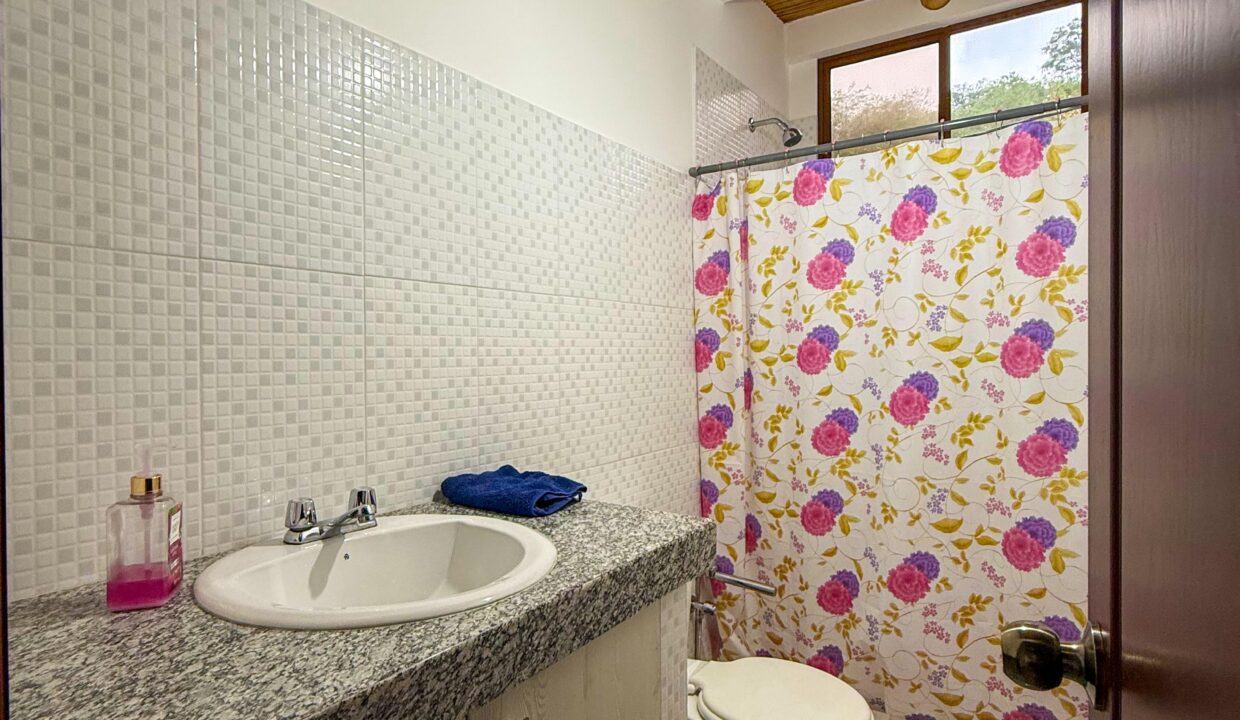 b21580e9-f3d2-4df9-ba31-55550b40149e