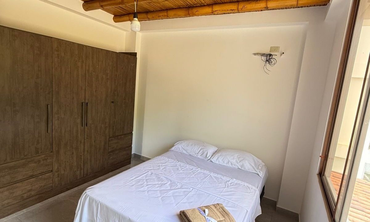 b25e3759-9fed-440f-ab3a-2d6b7bddeeb6