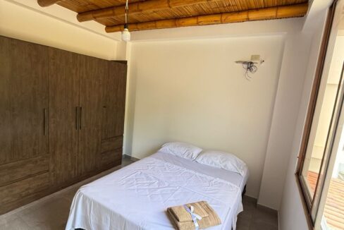 b25e3759-9fed-440f-ab3a-2d6b7bddeeb6