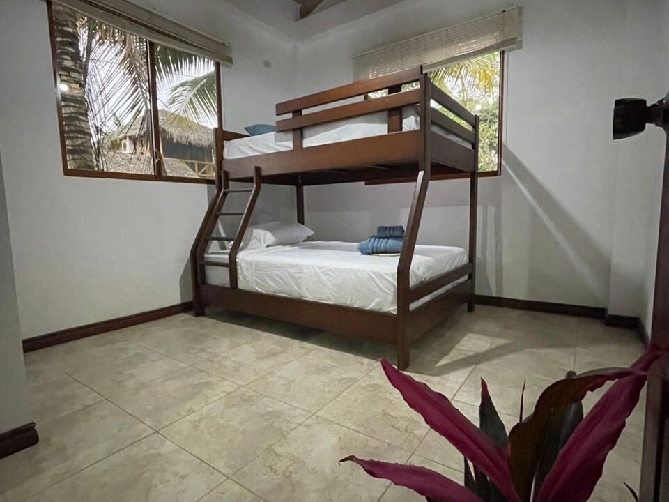 03549b5e-d4ef-4c99-98ef-5a2a8011eb79