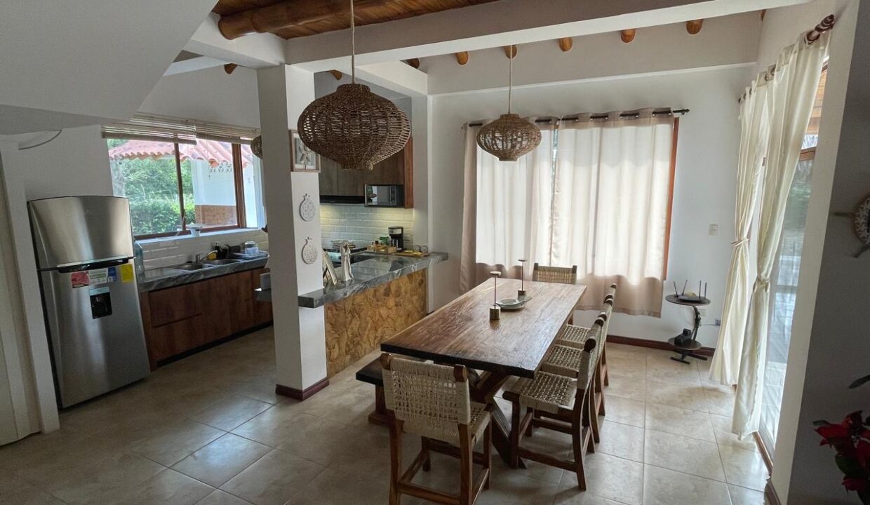 4e61a86f-722a-4c28-826d-c8be235663d0