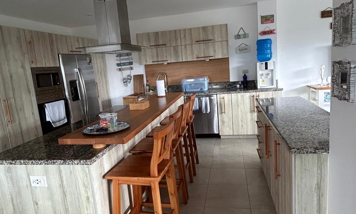 4ee4d590-5d62-4d3a-b2f0-3f6186a62c72