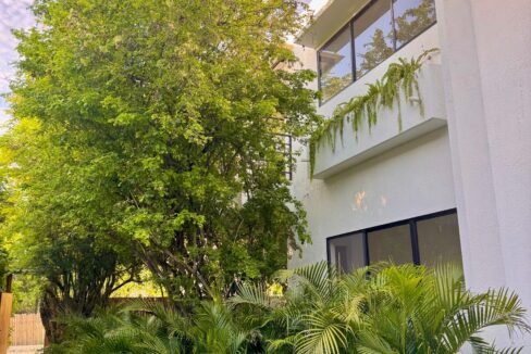 C1A252DB-94A8-4849-B170-2800DEAECEC0