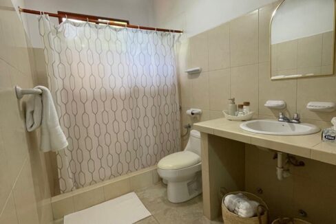 d5a5acc1-8b84-419f-9031-8cf2f8d933fd