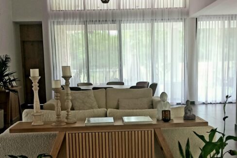 64d849b5-6518-4a1d-8279-acea66be1d3a