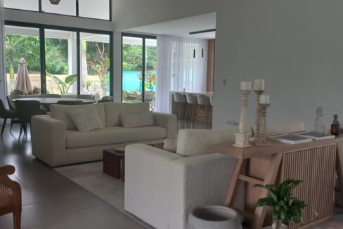 b8c7b74b-9a95-4ddb-84b7-743958d03d9a